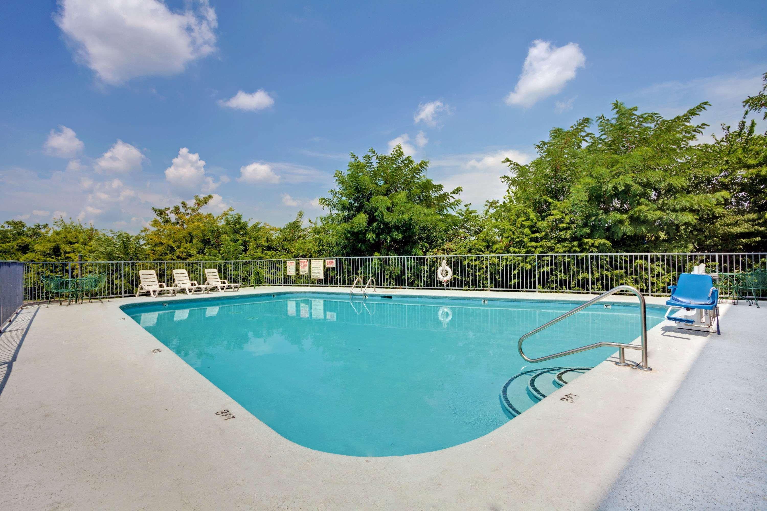Super 8 By Wyndham Nashville/ Dntn/ Opryland Area Екстер'єр фото